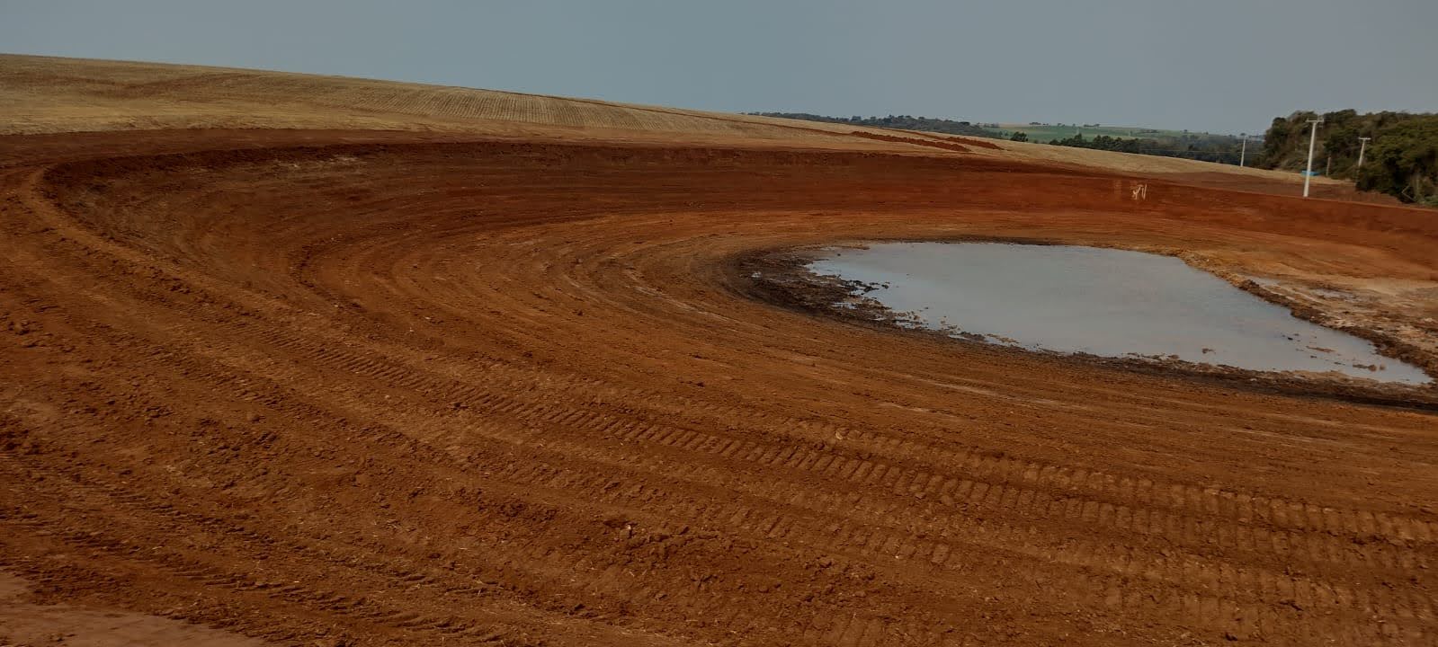 Drum Terraplanagem - Grande obra com múltiplas máquinas